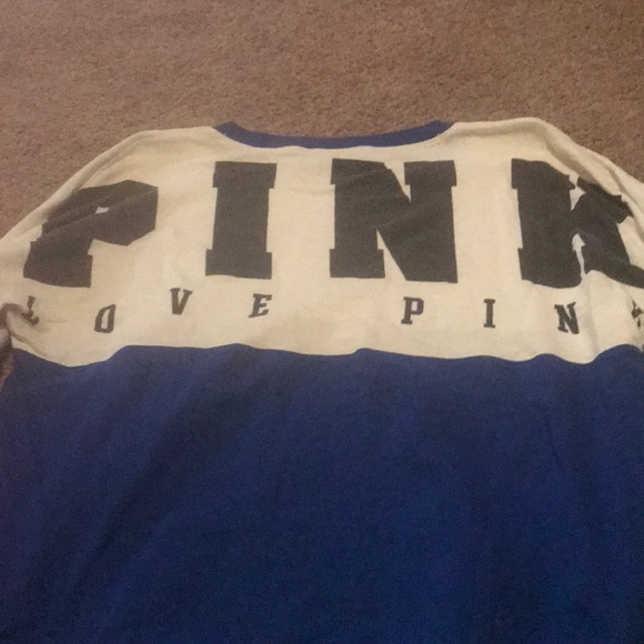 Set of 2 women’s large VS pink sweatshirts - Picture 4 of 4